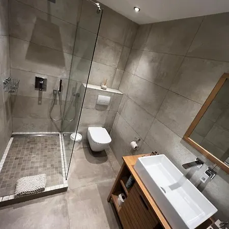 Top-of-range Of 90m2 & 20m2 Of Sunny Terrace, 2min From Sea * Antibes