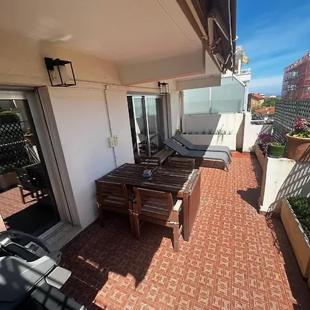 Top-of-range Of 90m2 & 20m2 Of Sunny Terrace, 2min From Sea * Antibes
