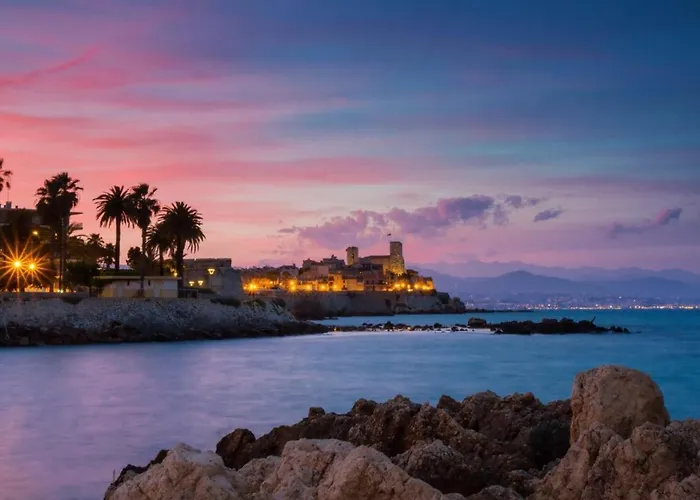 Apartamento Top-of-range Of 90m2 & 20m2 Of Sunny Terrace, 2min From Sea *