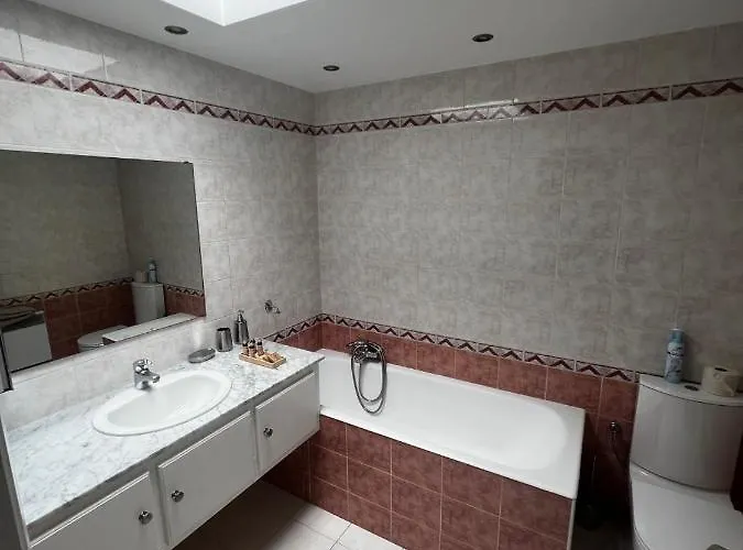 Apartamento Top-of-range Of 90m2 & 20m2 Of Sunny Terrace, 2min From Sea