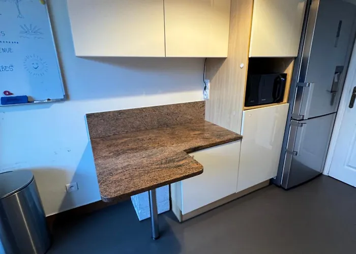 Top-of-range Of 90m2 & 20m2 Of Sunny Terrace, 2min From Sea * Antibes